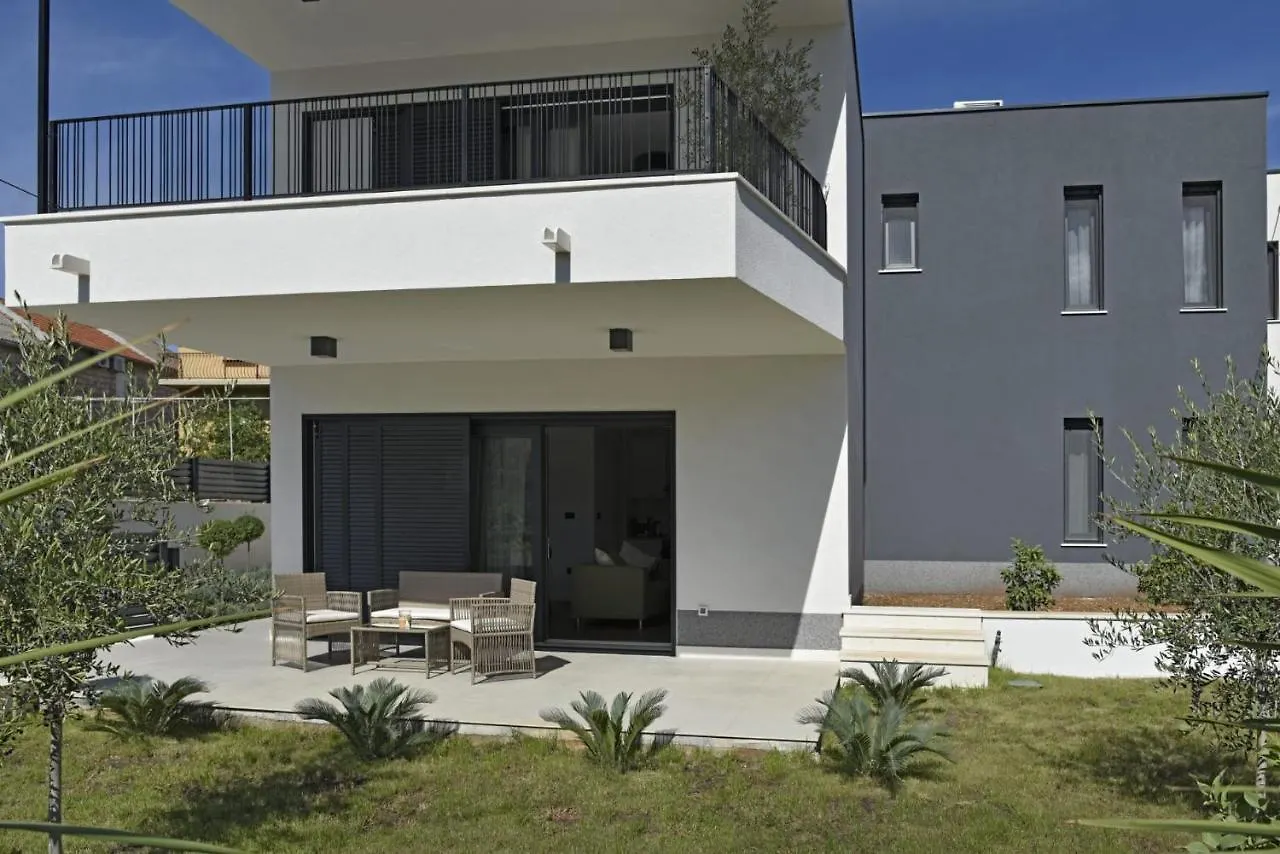 Historic Village Apartments Slatine Croatia