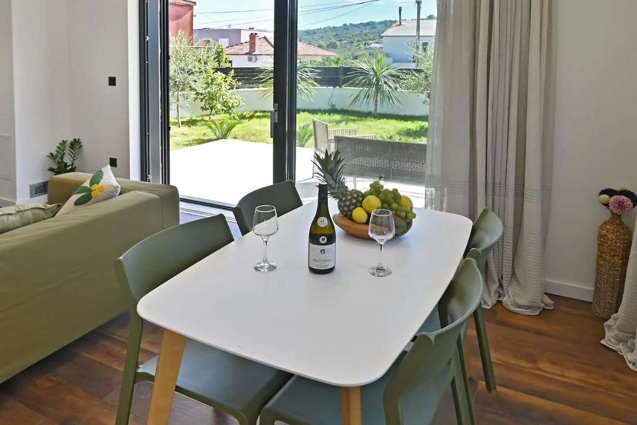 Historic Village Apartments Slatine Croatia