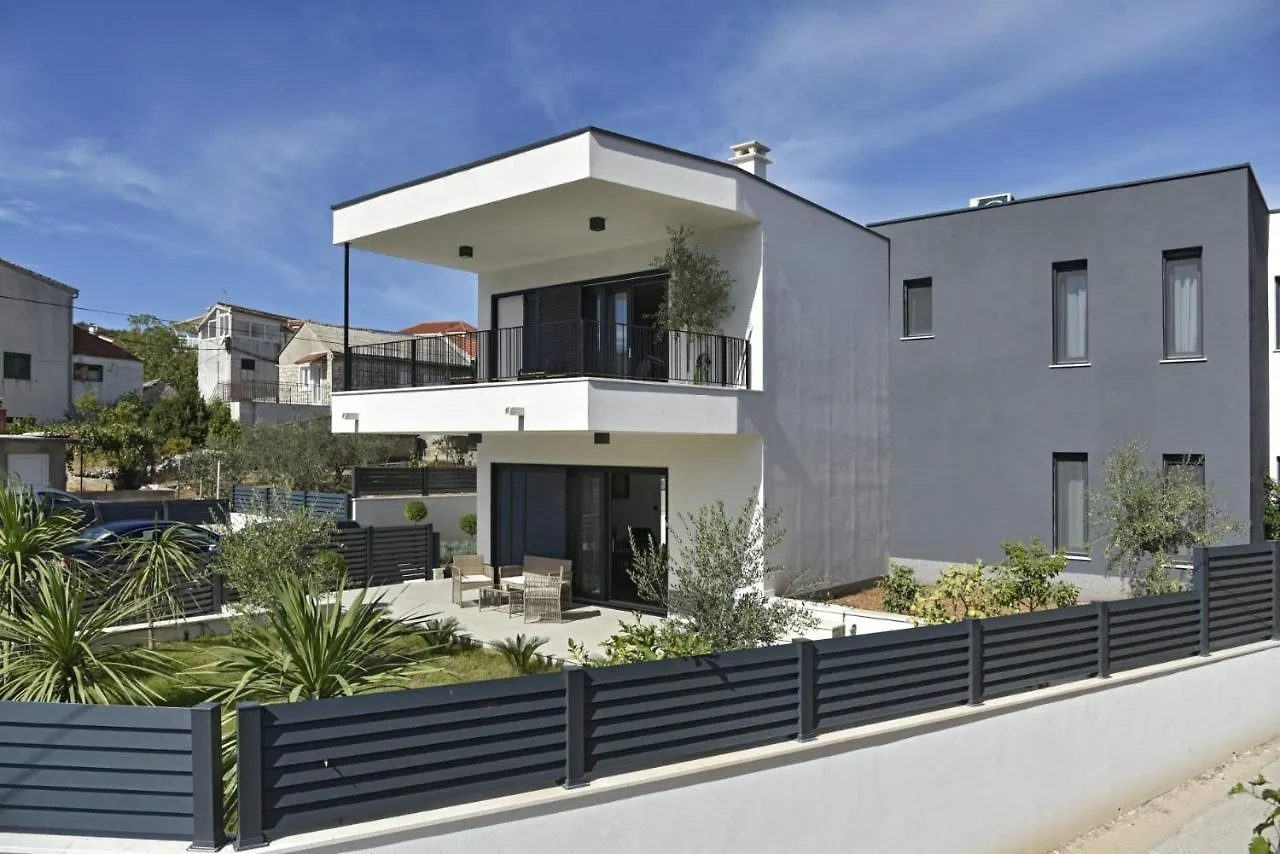 Historic Village Apartments Slatine