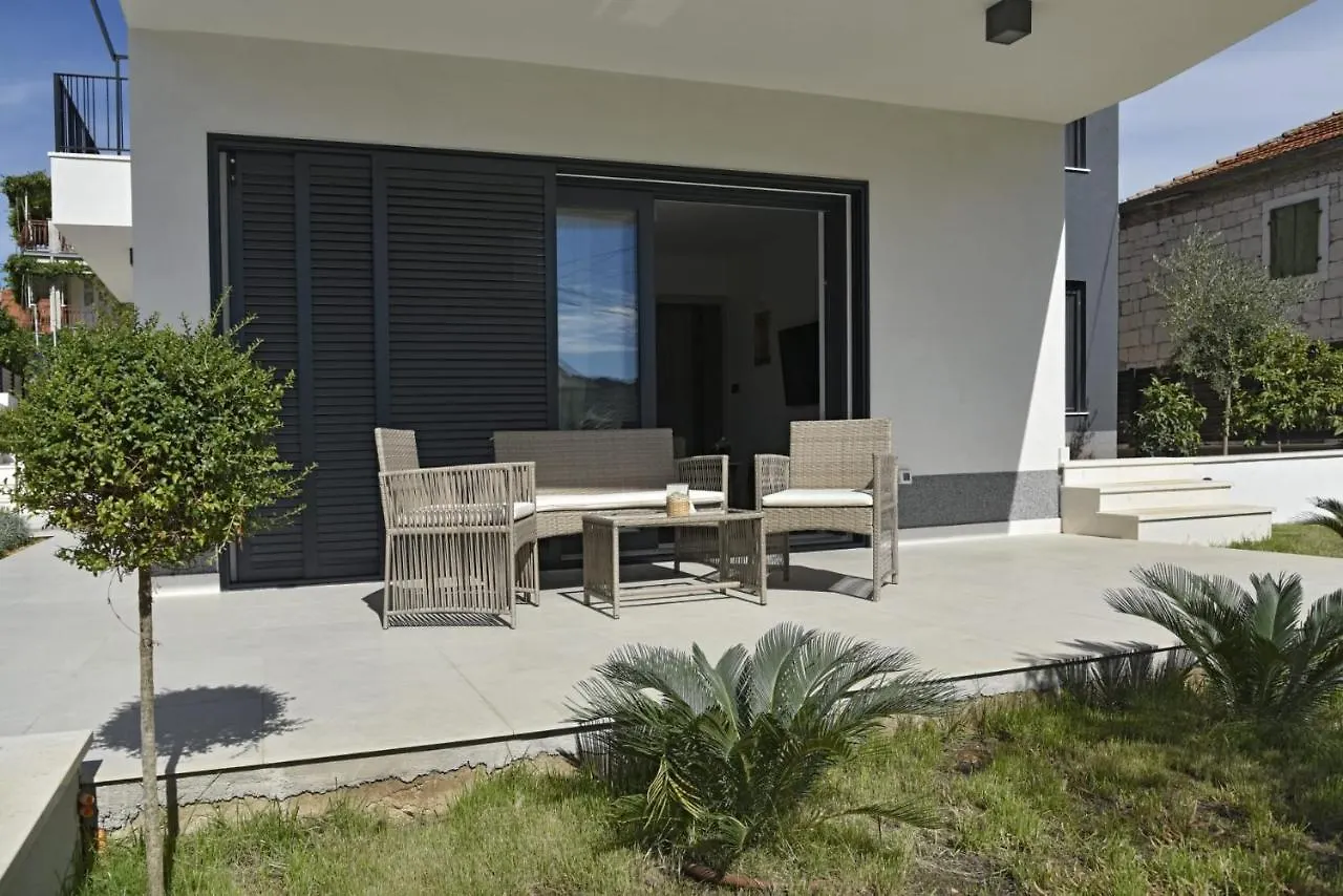Historic Village Apartments Slatine