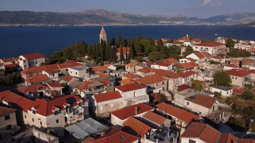 Historic Village Apartments Slatine Croatia