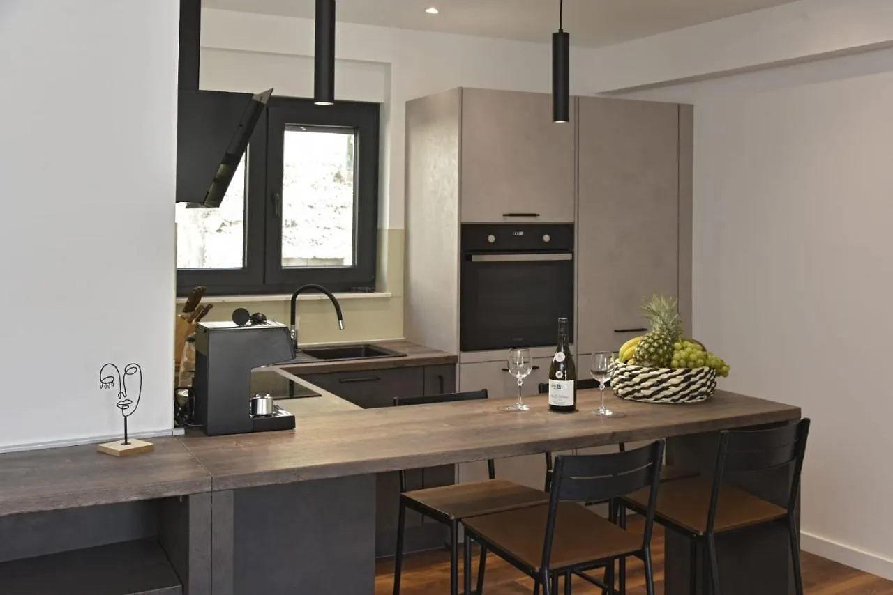 Historic Village Apartments Slatine 0*,