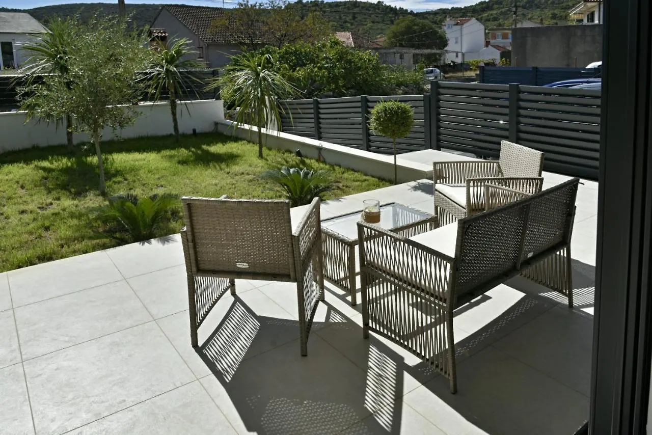 Historic Village Apartments Slatine