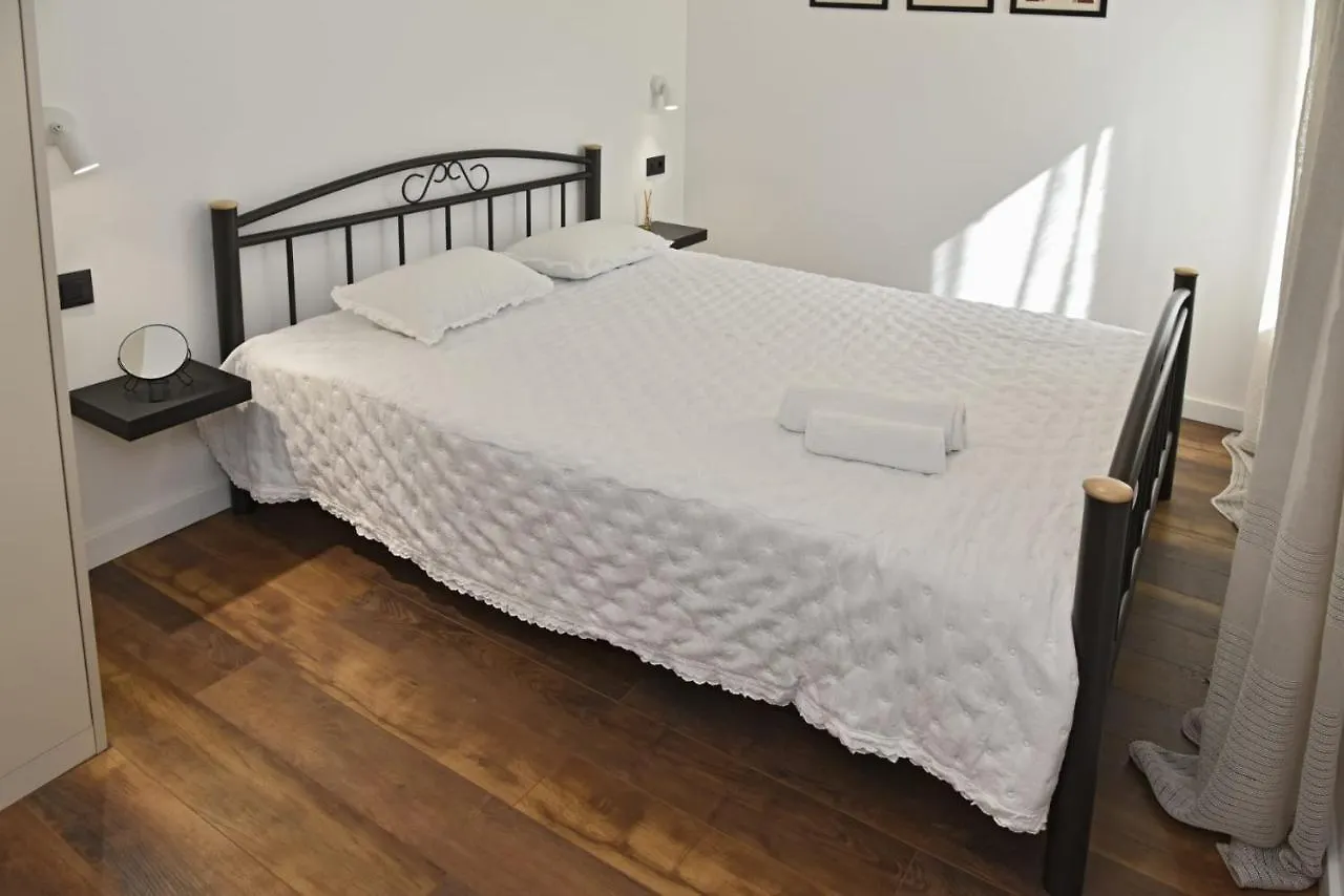 Historic Village Apartments Slatine